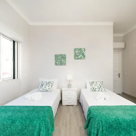 Spacious Stylish * Portimão